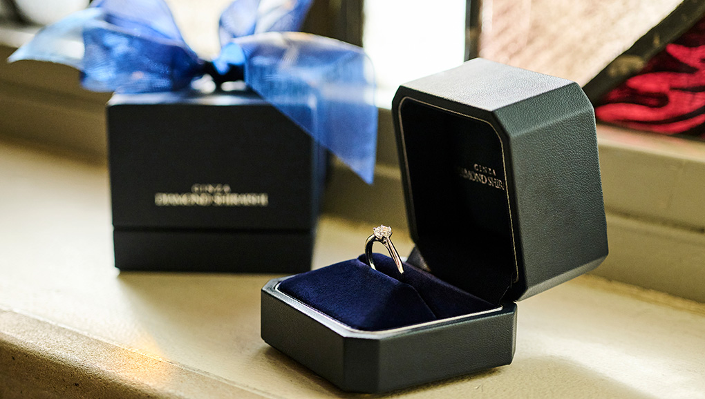 人生最高のプロポーズを贈る！プロが教える婚約指輪の準備ガイド