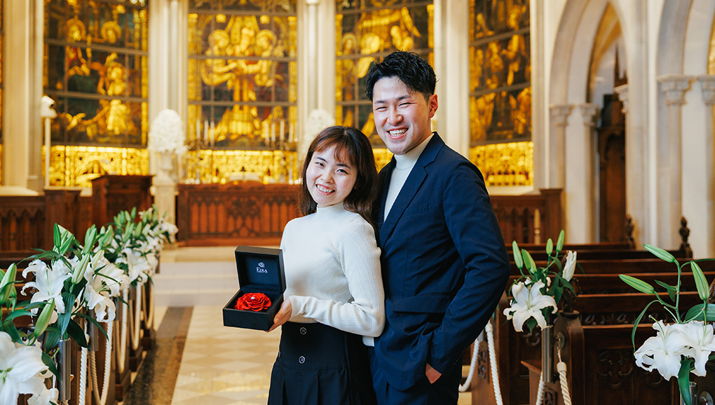 ふたりのプロポーズエピソード #13 「フラワージュエリー」に込めた、ふたりの未来を照らす約束