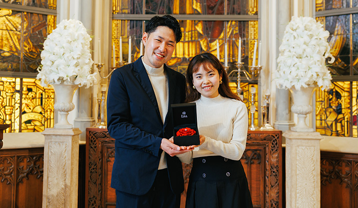 ふたりのプロポーズエピソード #13 「フラワージュエリー」に込めた、ふたりの未来を照らす約束